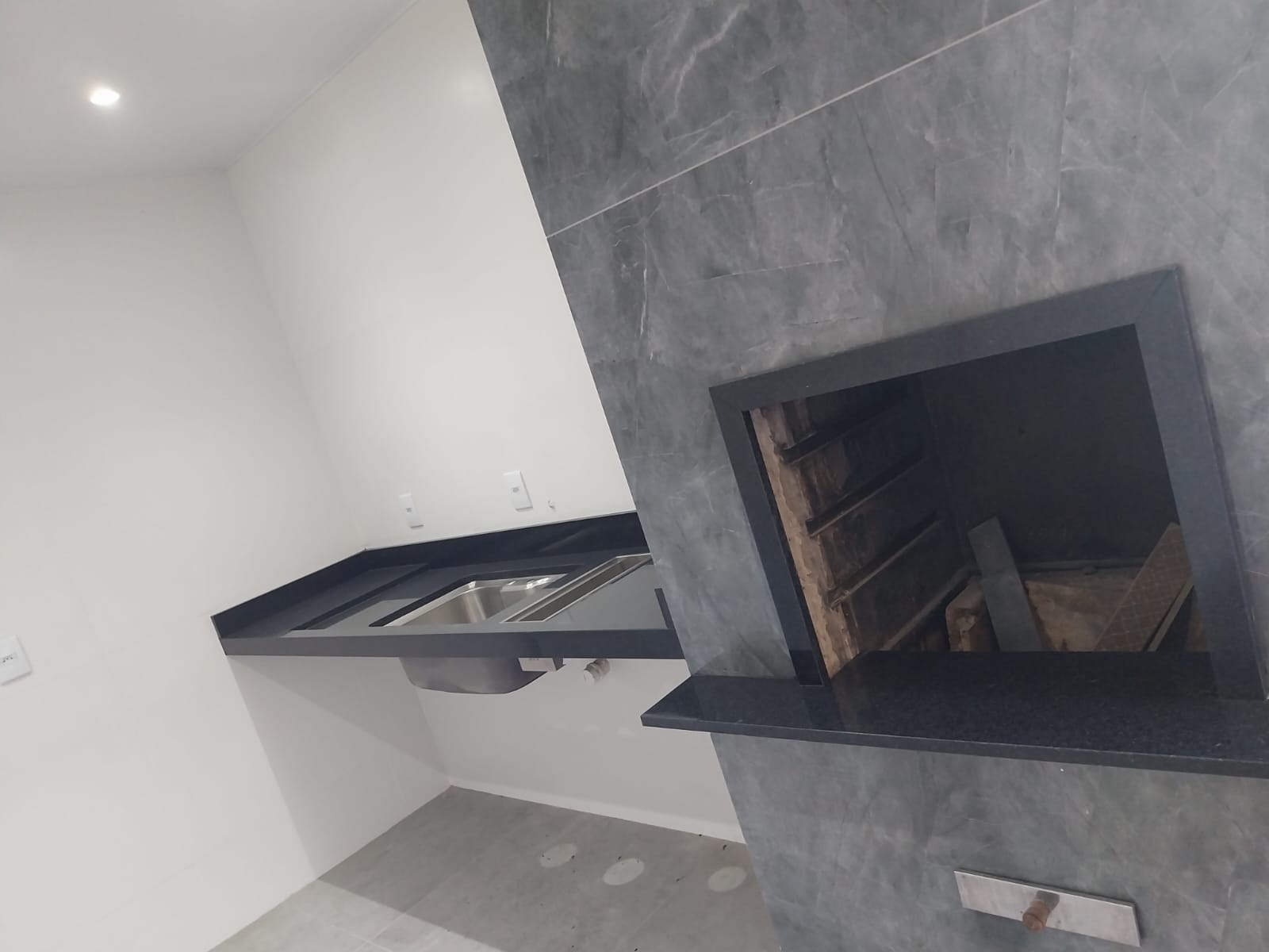 L Silva marmoraria em Votorantim e Itu, SP.